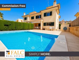 Familientraum in Puig de Ros: 200 m² Stadthaus mit Pool, Keller & Parkplatz